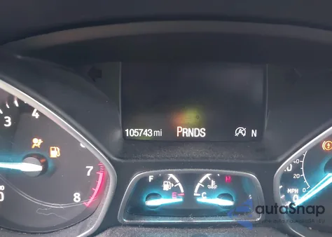 2017 Ford Escape Titanium z USA, uszkodzony, nr VIN 1FMCU0JD5HUD58195